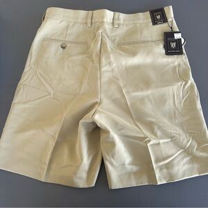 New Oxford Golf Men's Size 32 British Tan  Short Pant
